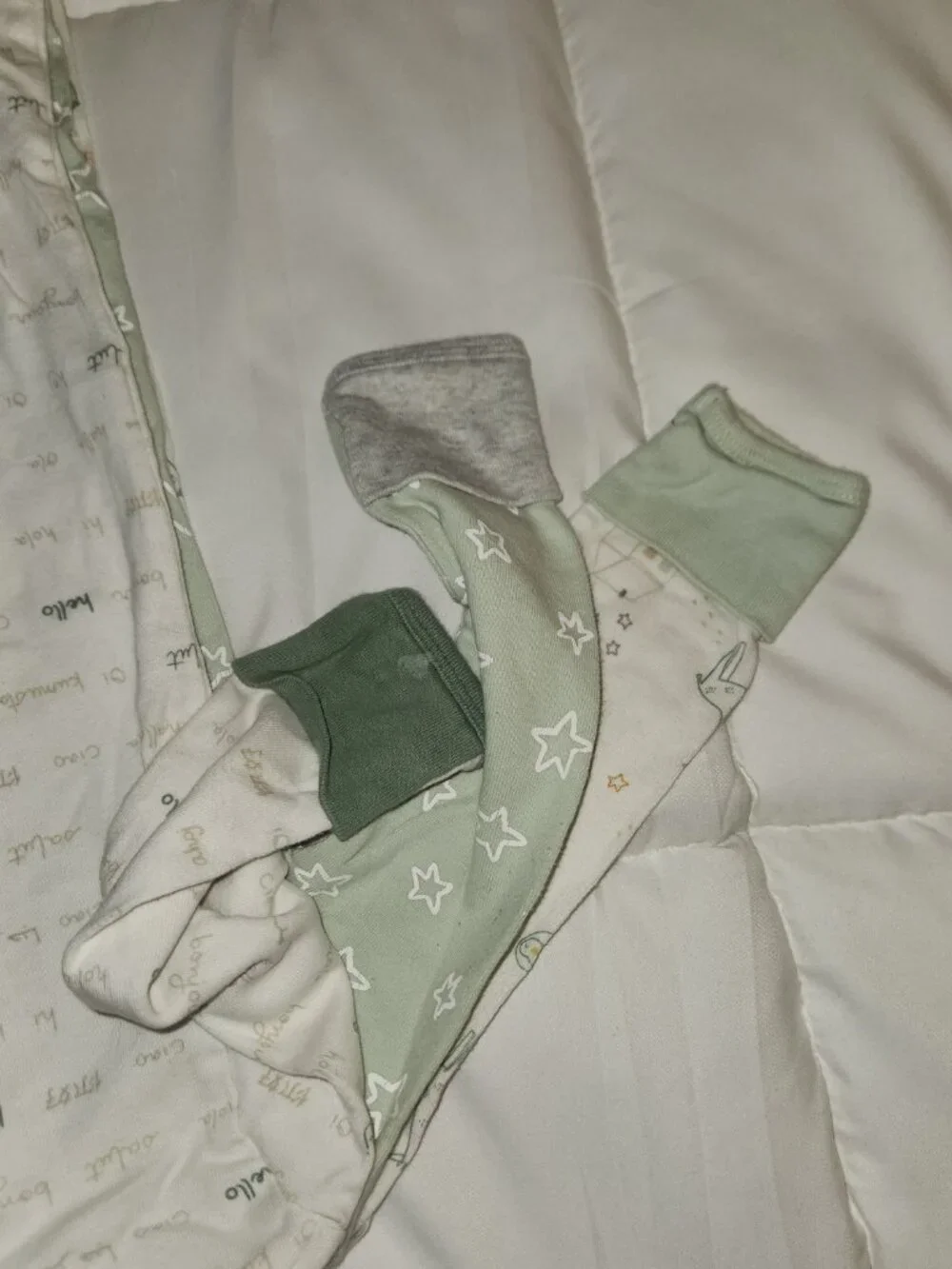 Baby Clothes: 6-9M: 3 x Footies